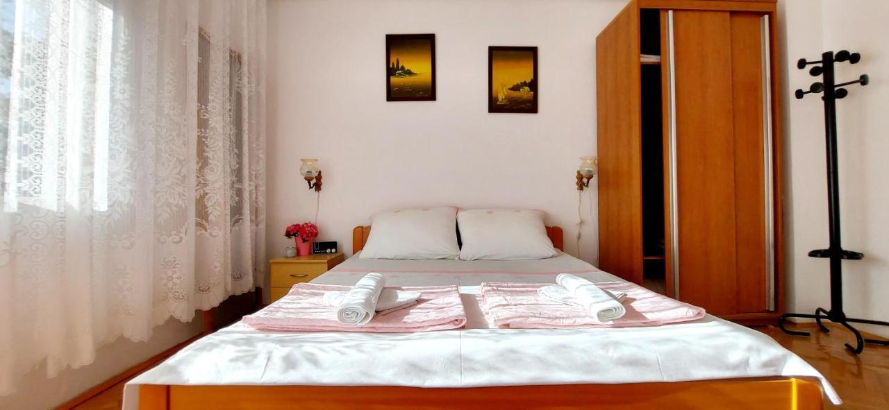 Apartment Luka Dobrinj エクステリア 写真