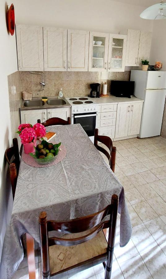 Apartment Luka Dobrinj エクステリア 写真