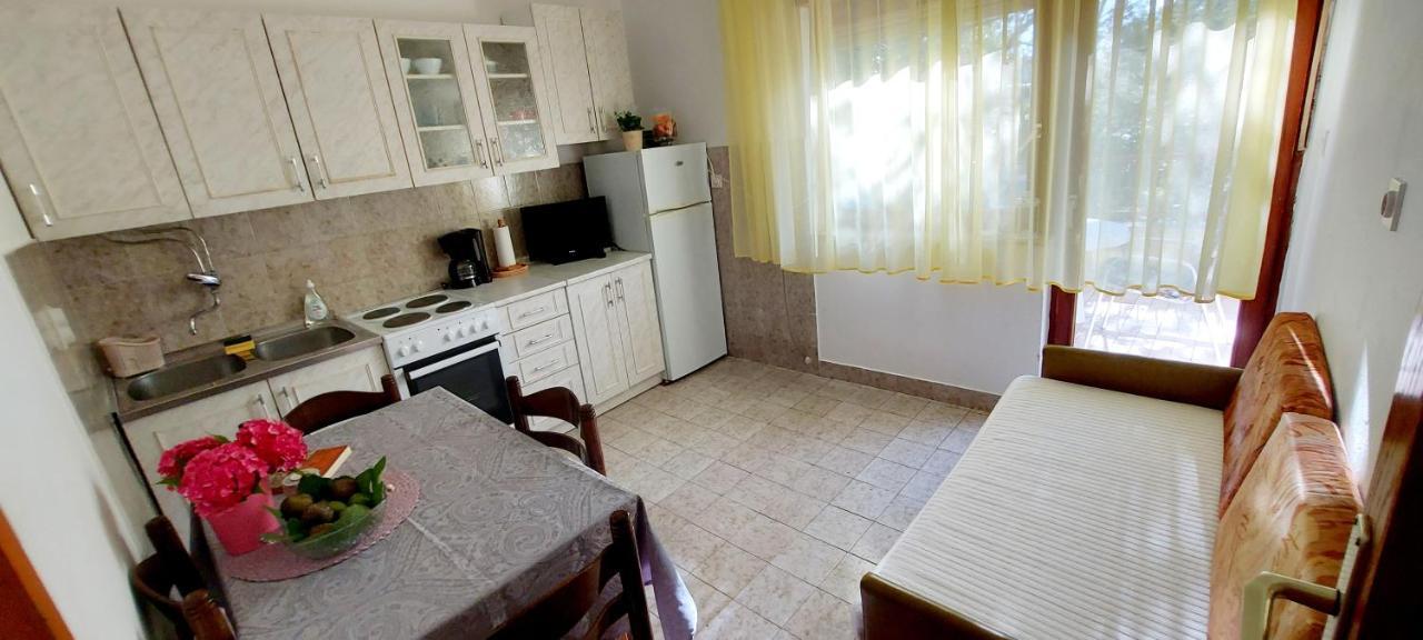Apartment Luka Dobrinj エクステリア 写真